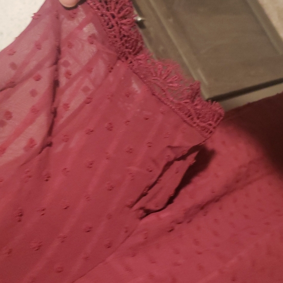 🍁New boutique Vneck swiss dot top - Picture 8 of 9